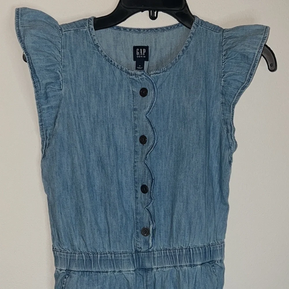 GAP girls jumpsuit Sz‎ M 8-9 chambray / denim buttoned up sleeveless ankle crop
